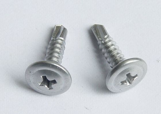 الفولاذ المقاوم للصدأ الصلبة رأس مستدير مع الوسادة كبير رأس مسطح حفر ذيل M4.2